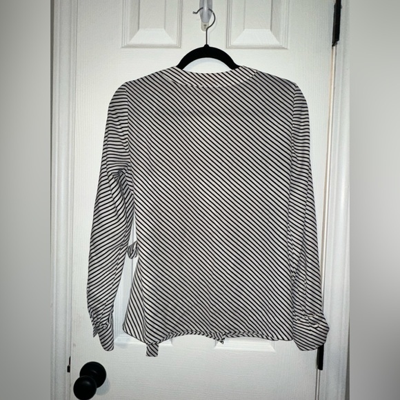 Vince Camuto Black and White Striped Long Sleeve Top - Picture 7 of 7